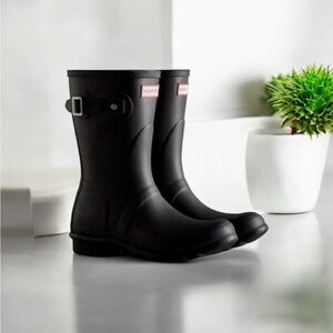 💟Hunter Black Winter and Rain Boots with Adjustable Buckle and Sturdy Sole